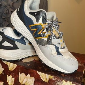New Balance Mens CragTR shoes
